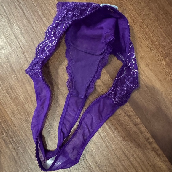 Victorias Secret purple bra with matching thong - Picture 9 of 9